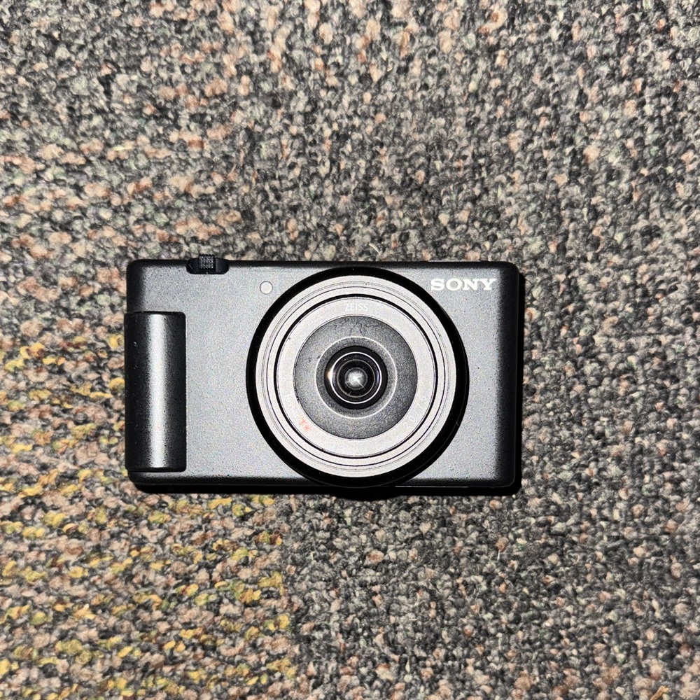 Sony Gray and Black Digital Camera